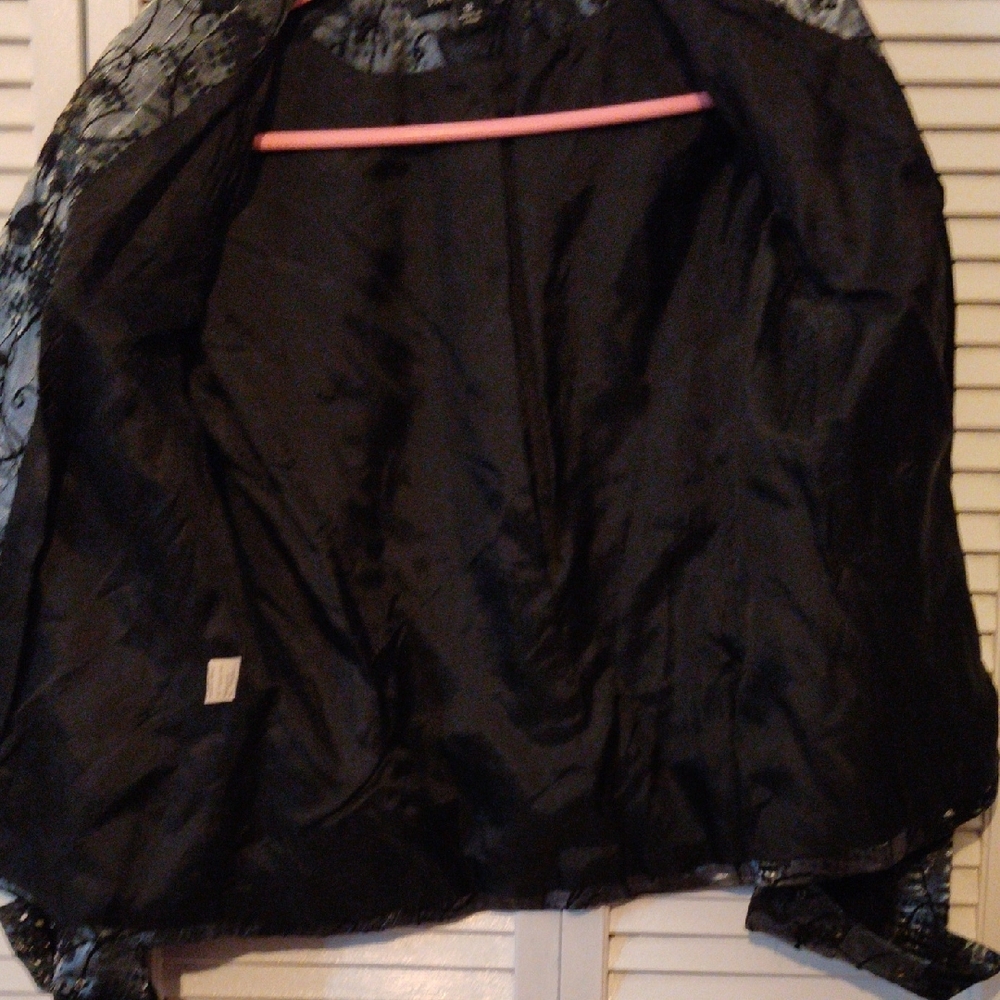 Insight Black and Gray Abstract Metallic Blazer - Picture 4 of 7